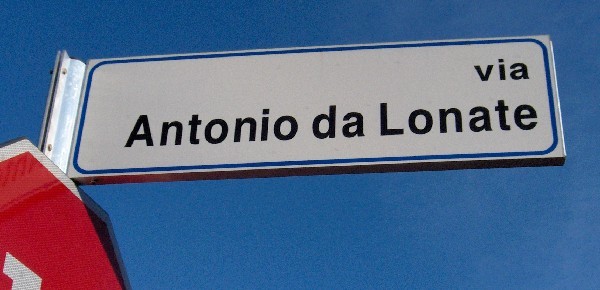 La targa della via intitolata ad Antonio da Lonate, in cui abita l'autore di questo sito