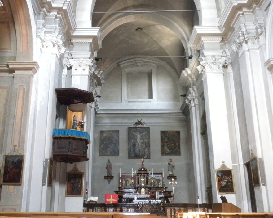 L'interno della chiesa dei Santi Cosma e Damiano a Turbigo
