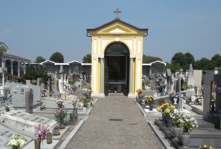 Il Camposanto di Mesero con la Cappella dei Parroci dove inizialmente Gianna era stata tumulata