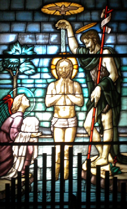 Il Battesimo di Gesù, vetrata nel Battistero della Chiesa Parrocchiale di Sant'Ambrogio
