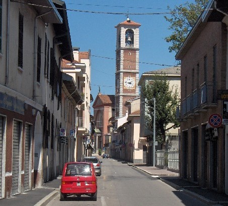 Veduta della contrada di Borgo nel luglio 2008