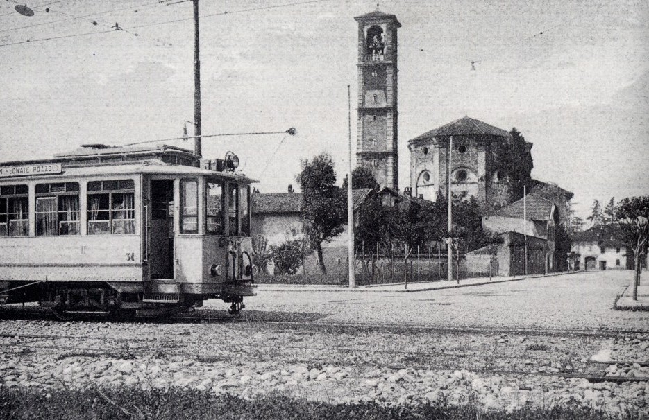 Il tram attraversa Lonate, foto del 1939