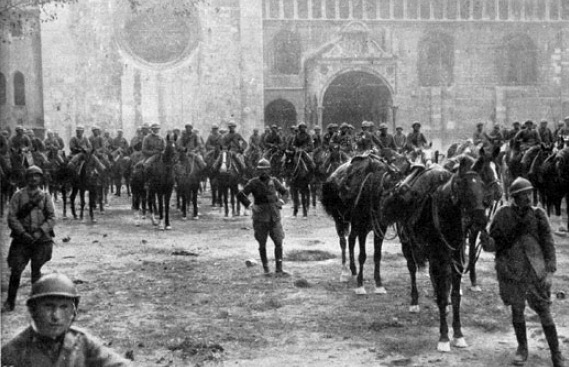 Truppe italiane entrano a Roma al seguito degli Alleati il 4 giugno 1919