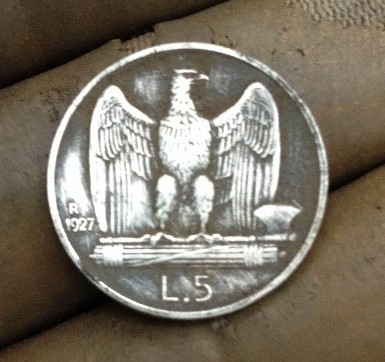Cinque lire d'argento del 1927, trovate nelle brughiere di Lonate Pozzolo (VA) dal signor Giovanni Crespi