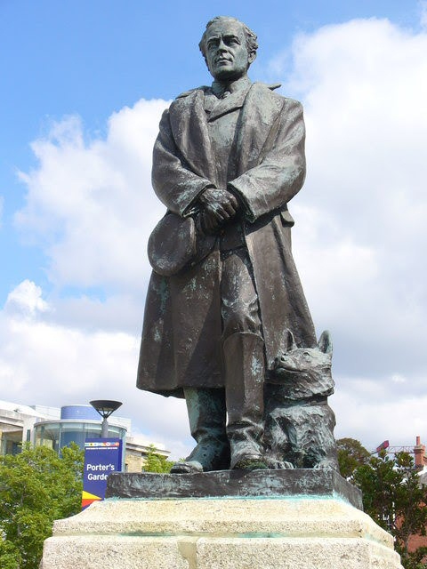 Statua dedicata a Robert Falcon Scott