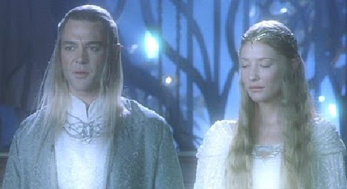 Celeborn (a sinistra, interpretato da Marton Csokas) e Galadriel (a destra, interpretata da Cate Blanchett) nella Trilogia di Peter Jackson
