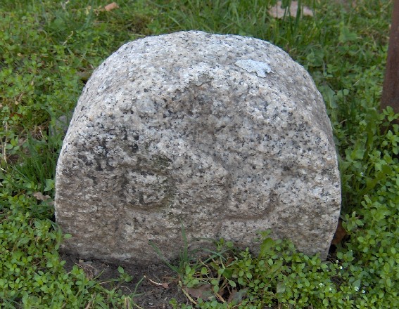 Antica pietra miliare sita in via Matteotti
