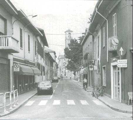 Veduta della contrada di Borgo alla fine degli anni ottanta