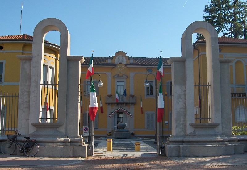 L'ingresso del nostro municipio il 25 aprile 2009