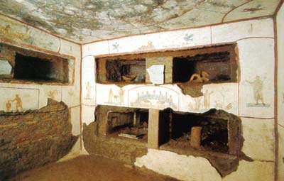 Un interno delle catacombe cristiane di Santa Domitilla, a Roma