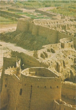 Le grandi mura della capitale dei Carmanii, espugnata da Svetonio il Grande