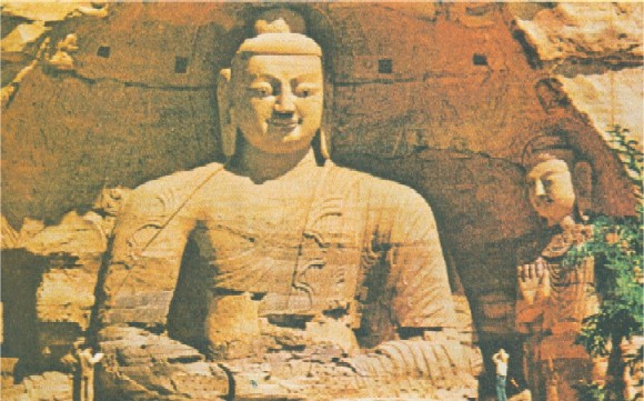 Il Buddha gigante delle grotte di Yun Kang