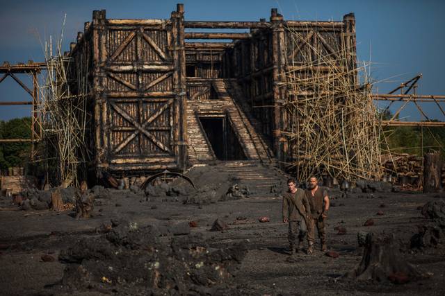 La costruzione dell'arca nel film "Noah" (2014) di Darren Aronofsky