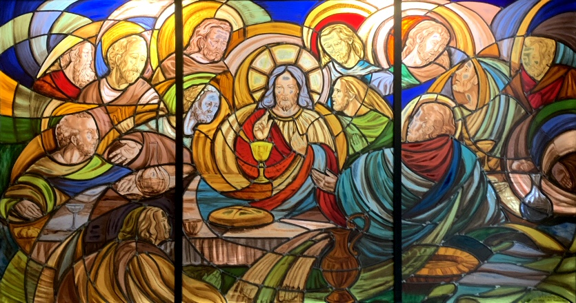Istituzione dell'Eucaristia, vetrata della Chiesa della Natività di Maria Vergine a Cardano al Campo (VA)
