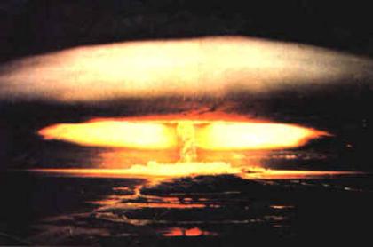 Un test nucleare eseguito negli anni '50, con la caratteristica nuvola "a fungo"