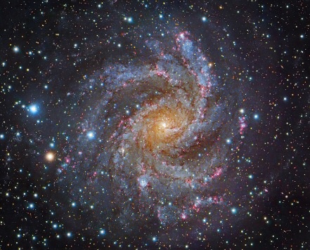 La galassia a spirale NGC 6946 ripresa dal Subaru Telescope (cliccare per ingrandire)