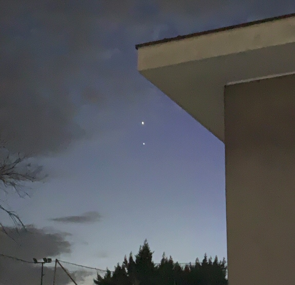 La congiunzione di Venere e Giove vista dal mio giardino il 28 febbraio 2023