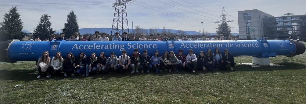I miei studenti in visita al CERN di Ginevra il 21 marzo 2023