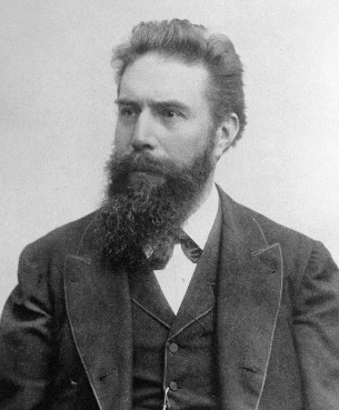 Wilhelm Conrad Röntgen (Lennep, 27 marzo 1845 – Monaco di Baviera, 10 febbraio 1923)