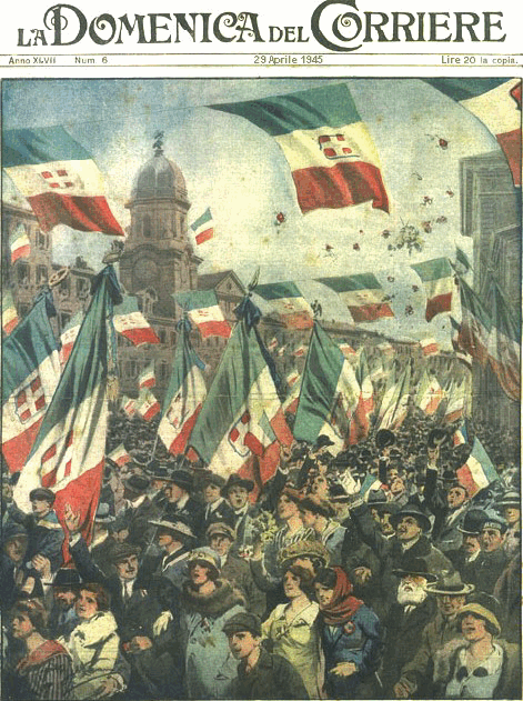 Il popolo di Trieste festeggia la vittoria dell'Italia nella Seconda Guerra Mondiale il 25 aprile 1945