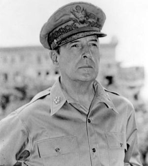 Il generale americano Douglas MacArthur (1880-1964)