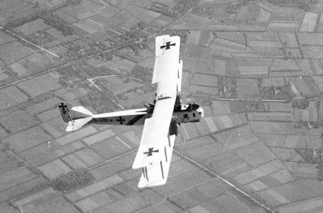 Un bombardiere tedesco Gotha G.IV, usato durante la Battaglia d'Inghilterra